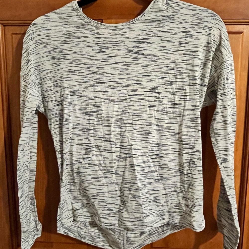 lululemon athletica Women's Black and White Patterned Long Sleeve Top